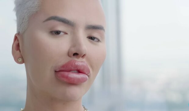 "Meine Lippen sind mein ganzer Stolz".Quelle: Youtube Screenshot